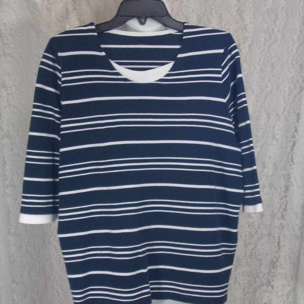Kohl's Navy & White Knit Top Blouse  **See Measurements